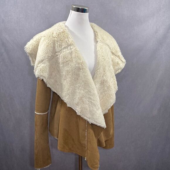 Jane Me Faux Fur Jacket Coat - Picture 3 of 8